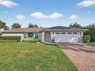 2043 Tanglewood Way NE, Saint Petersburg, FL 33702