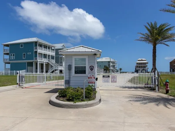 4 Grand Beach Blvd, Galveston, TX 77550