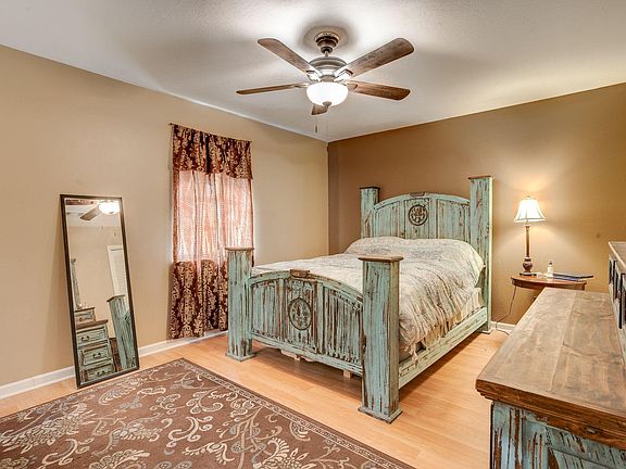 4th image of 105 Bellair Dr