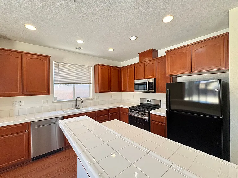 5454 Gold Creek Cir — Photo 10