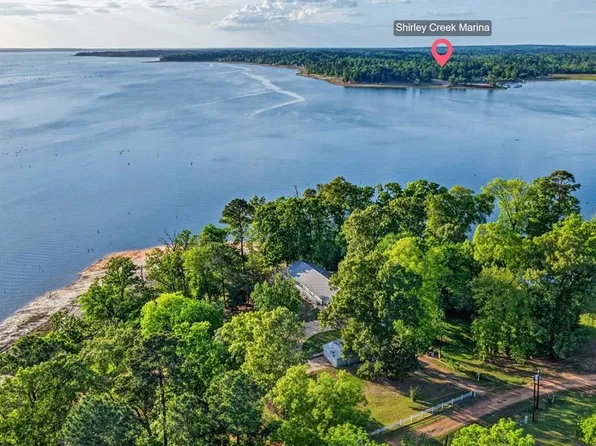 333 Holly Cir, Etoile, TX 75944