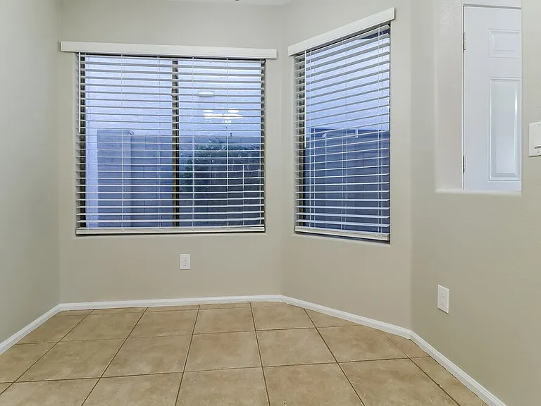 12508 W Windsor Blvd — Photo 6