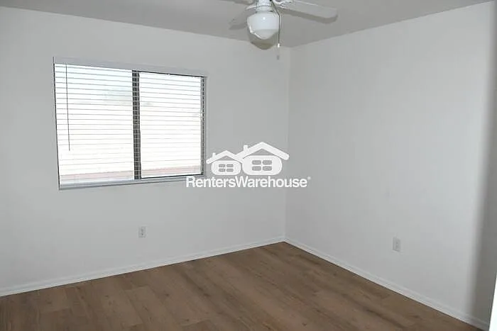 10426 W Oregon Ave — Photo 12