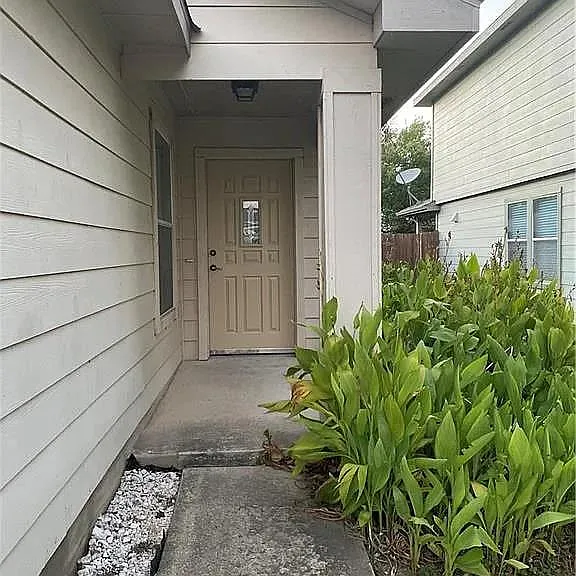 1420 Poppy Seed Ln — Photo 2