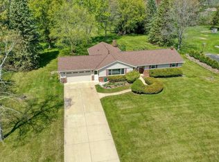 3336 Highview Dr, Hubertus, WI 53033