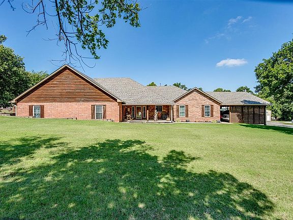 3rd image of 1901 S Country Club Rd