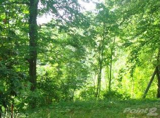 32141 Huckleberry Ln, Dowagiac, MI 49047