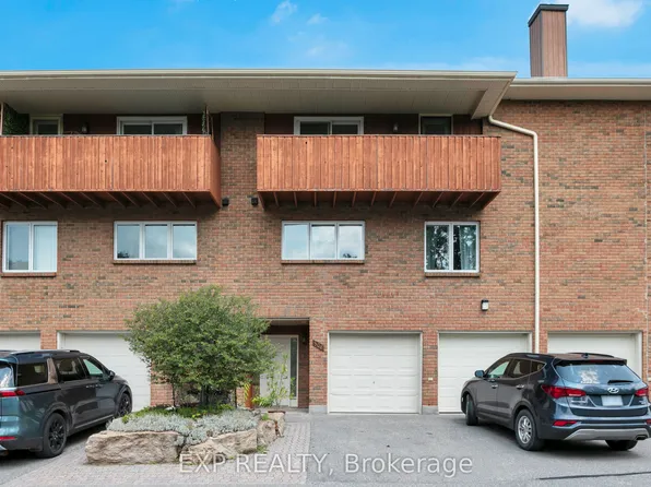 308 Stratas Ct #24, Ottawa, ON K2L 3K6