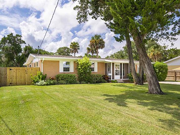 4th image of 451 Arricola Ave