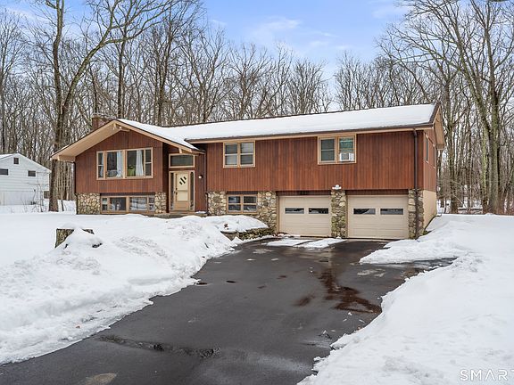 3rd image of 147 Davis Road