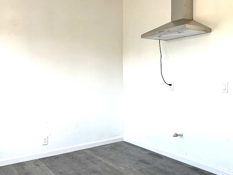 1165 E 59th Pl — Photo 3