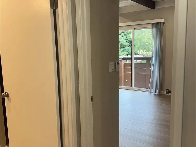 Old County Road Apartments — Photo 32