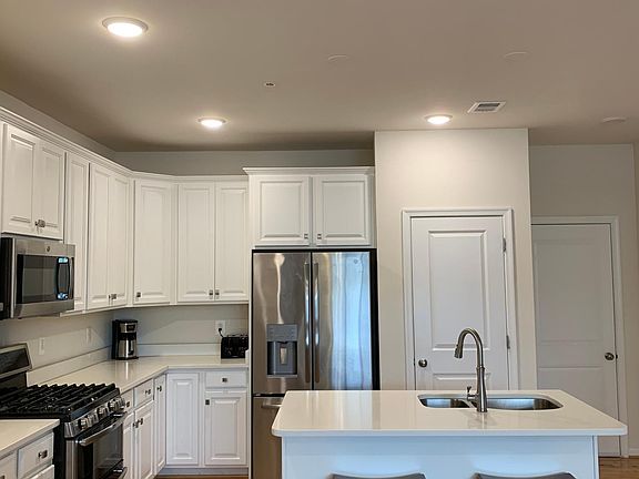 2nd image of 1016 Ribbon Limestone Ter SE