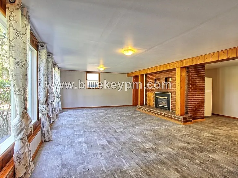 2952 SW Huber St #B — Photo 3