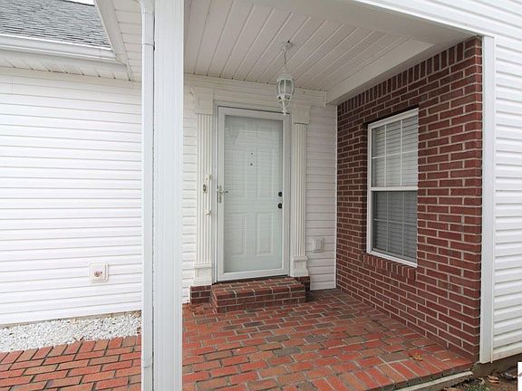3rd image of 61 Osage Dr