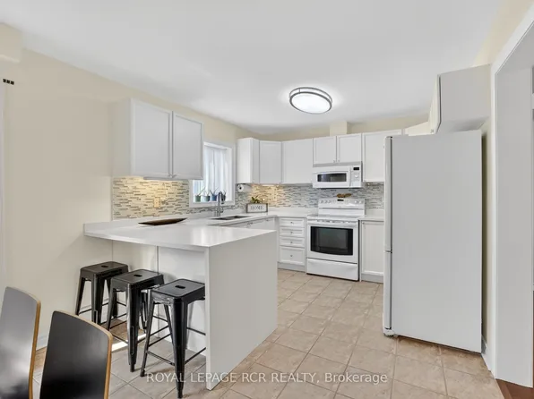 172 Matthew Boyd Cres, Newmarket, ON L3X 3C7