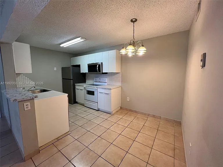 251 Palm Cir W #107 — Photo 5
