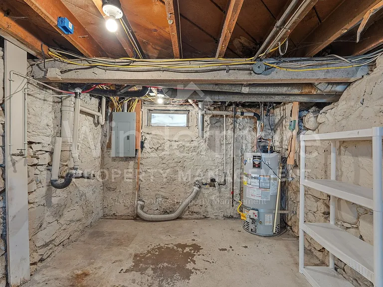 914 E Indiana Ave — Photo 30
