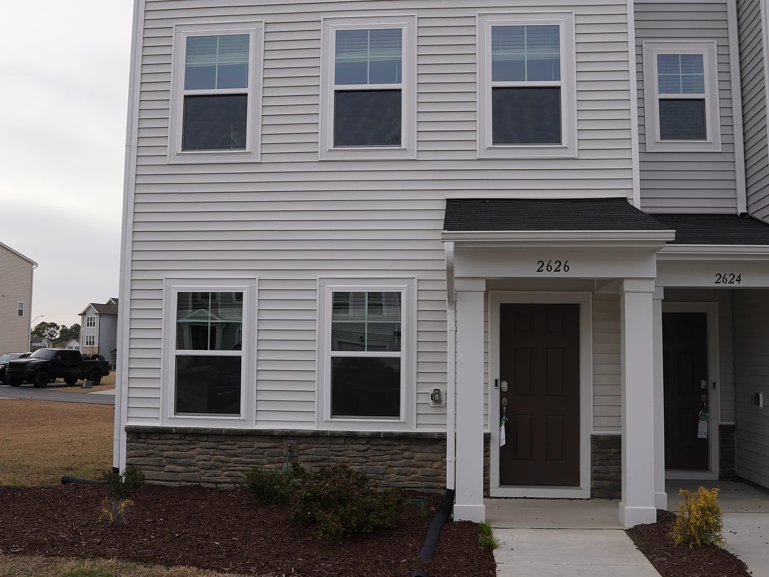 3 bed, 3.5 bath, 1786 sqft, $1,899 — Photo 1