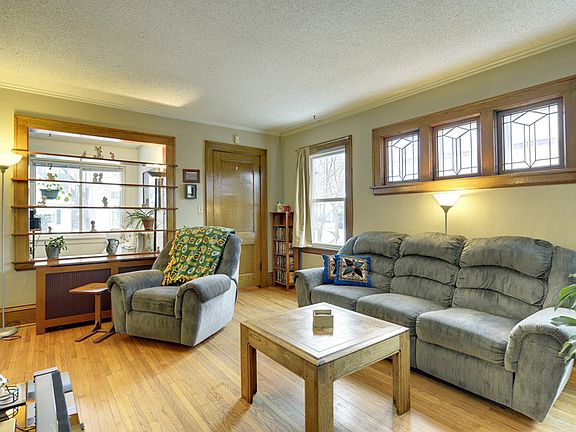 4th image of 1483 Breda Ave