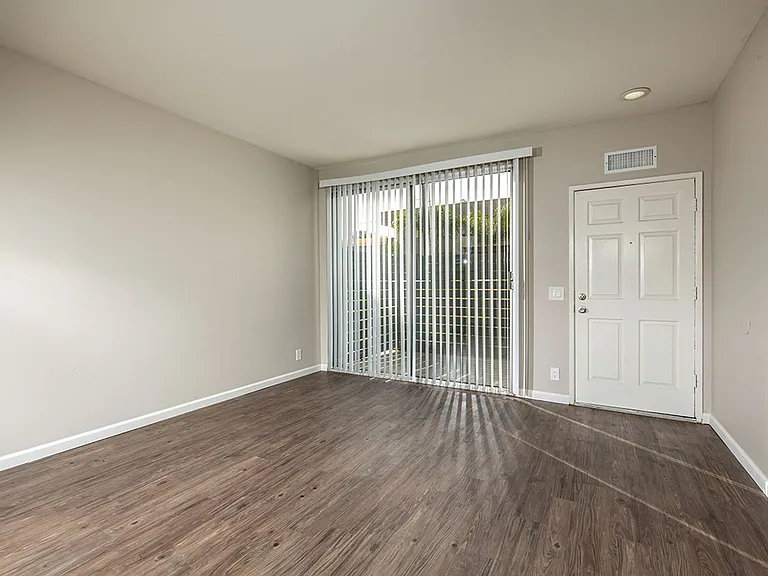 Your Home In The Heart Of San Diego — Photo 2