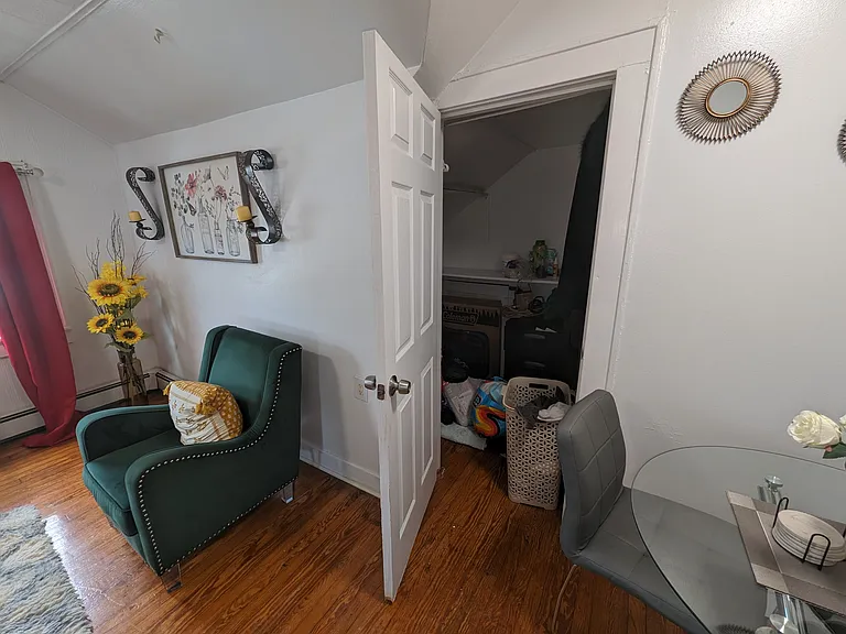 26 Lavergne St #2 — Photo 4