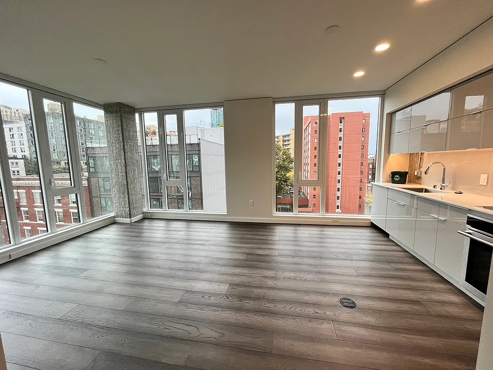 450 S Main St #601