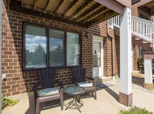 6202 Hilltop Dr, Brookhaven, PA 19015