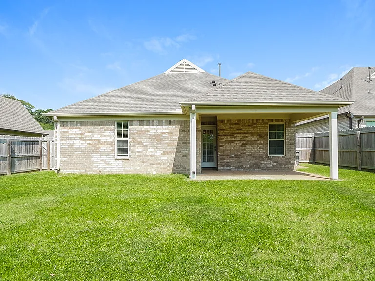 8047 Switzer Dr — Photo 17