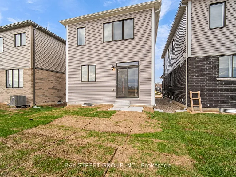 149 Wilmot Rd N — Photo 36