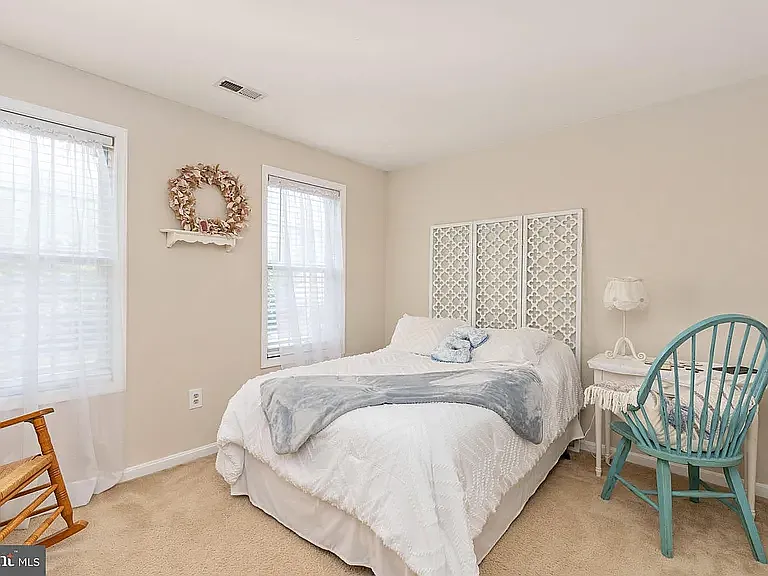 17 Whitestone Dr — Photo 45
