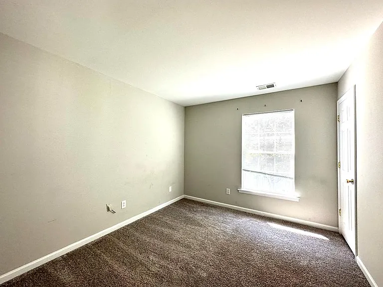 2421 Normancrest Ct — Photo 9