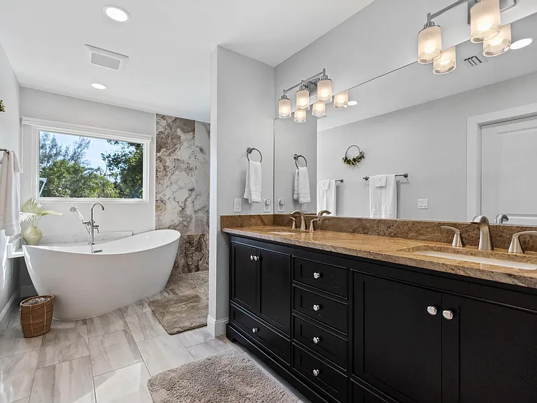 430 Island Cir — Photo 25