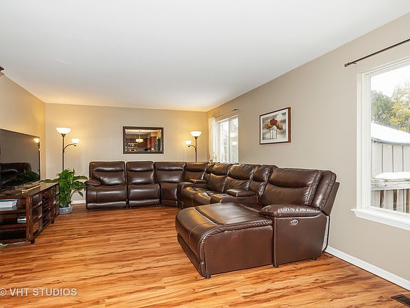 4th image of 2048 Schumacher Dr