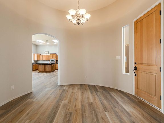 3rd image of 1620 5th St SE