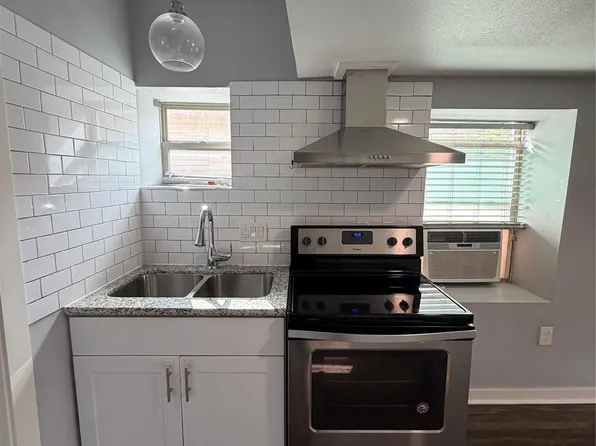4630 Woodside St APT 2, Houston, TX 77023