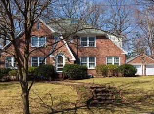 15 White Oak Rd, Newton, MA 02468