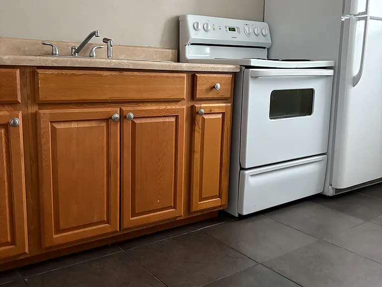 136 Chestnut St #5 — Photo 8