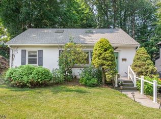 8 Ravine Ave, Caldwell, NJ 07006