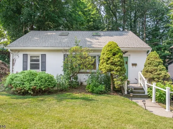 8 Ravine Ave, Caldwell Boro Twp., NJ 07006