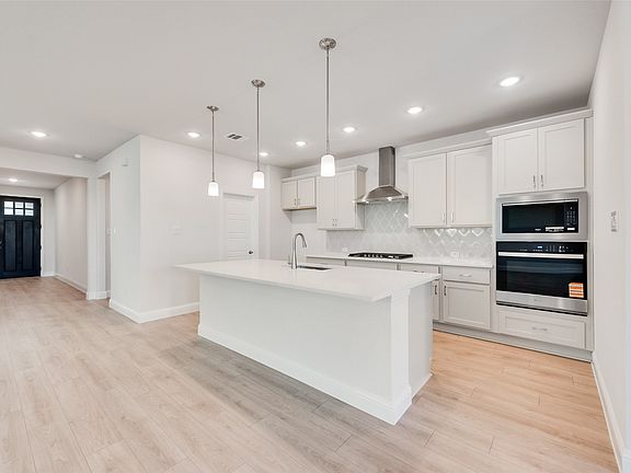 5th image of 849 Blue Fescue Rd
