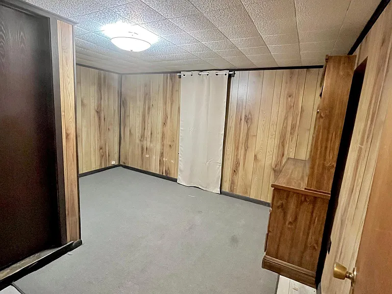221 Luella Ave — Photo 13