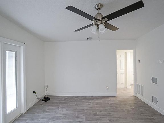 4th image of 4917 Balboa Dr