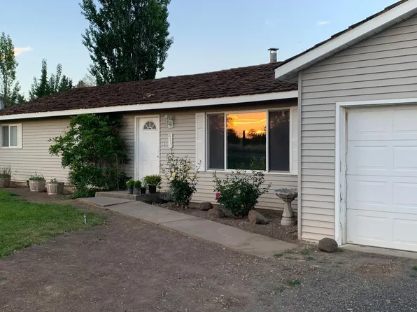 2131 Saint Hilaire Rd, Moxee, WA 98936