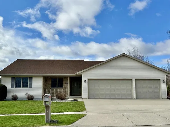 4431 Deerfield LANE, Manitowoc, WI 54220