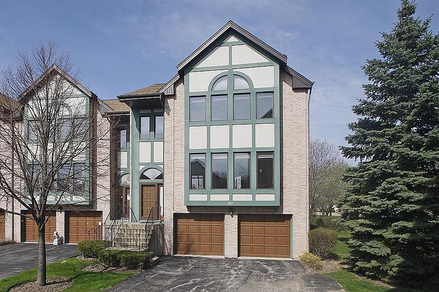1st image of 937 W Essex Pl