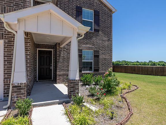 4th image of 820 Forestdale Ct