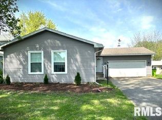 137 Chestnut St, Jacksonville, IL 62650