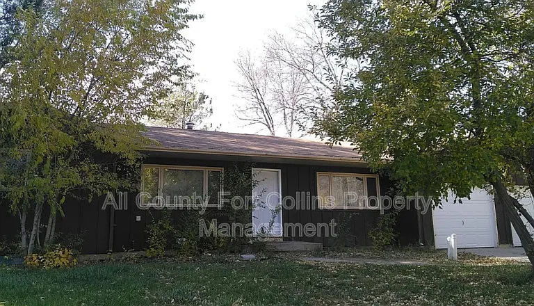 1401 Skyline Dr — Photo 1