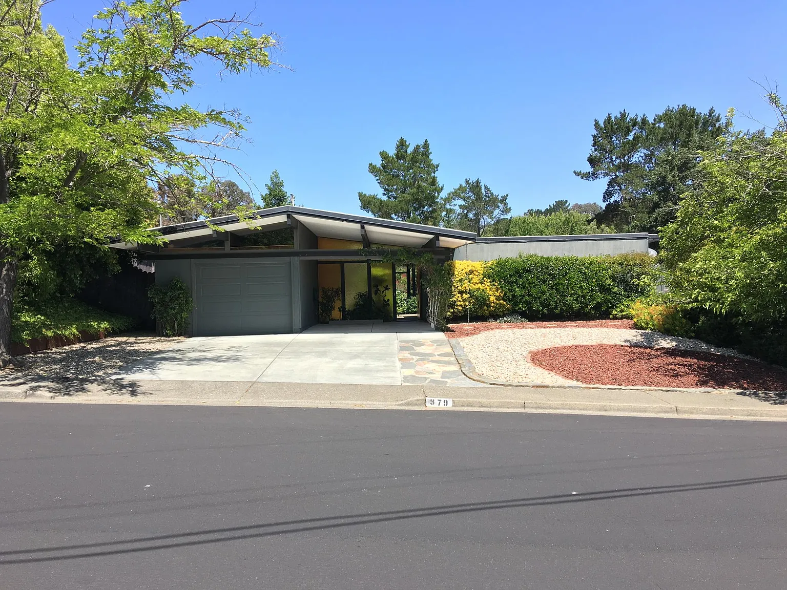 379 Devon Dr photo 1